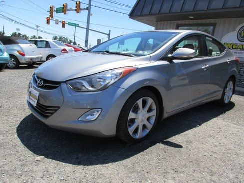 Used 2012 Hyundai Elantra Limited FWD image 4