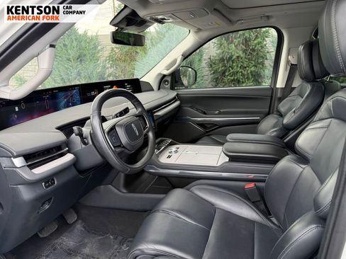 Used 2025 Lincoln Navigator Reserve AWD/4WD image 8