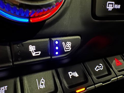 Used 2020 GMC Sierra 2500 AT4 w/ AT4 Premium Package image 36