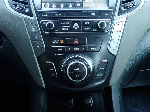 Used 2018 Hyundai Santa Fe AWD w/ Cargo Package image 21