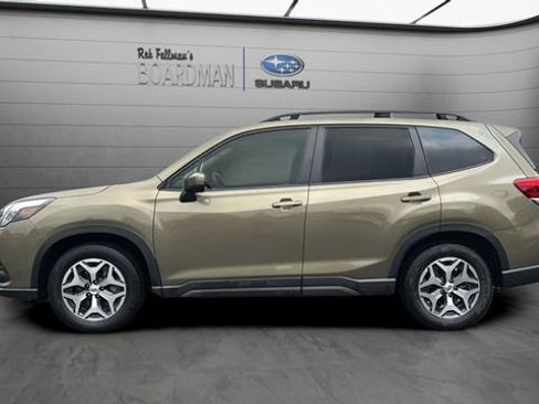 Used 2023 Subaru Forester Premium AWD/4WD image 9