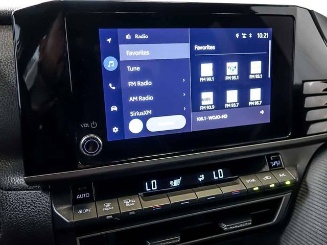 Used 2025 Toyota Camry SE FWD image 21