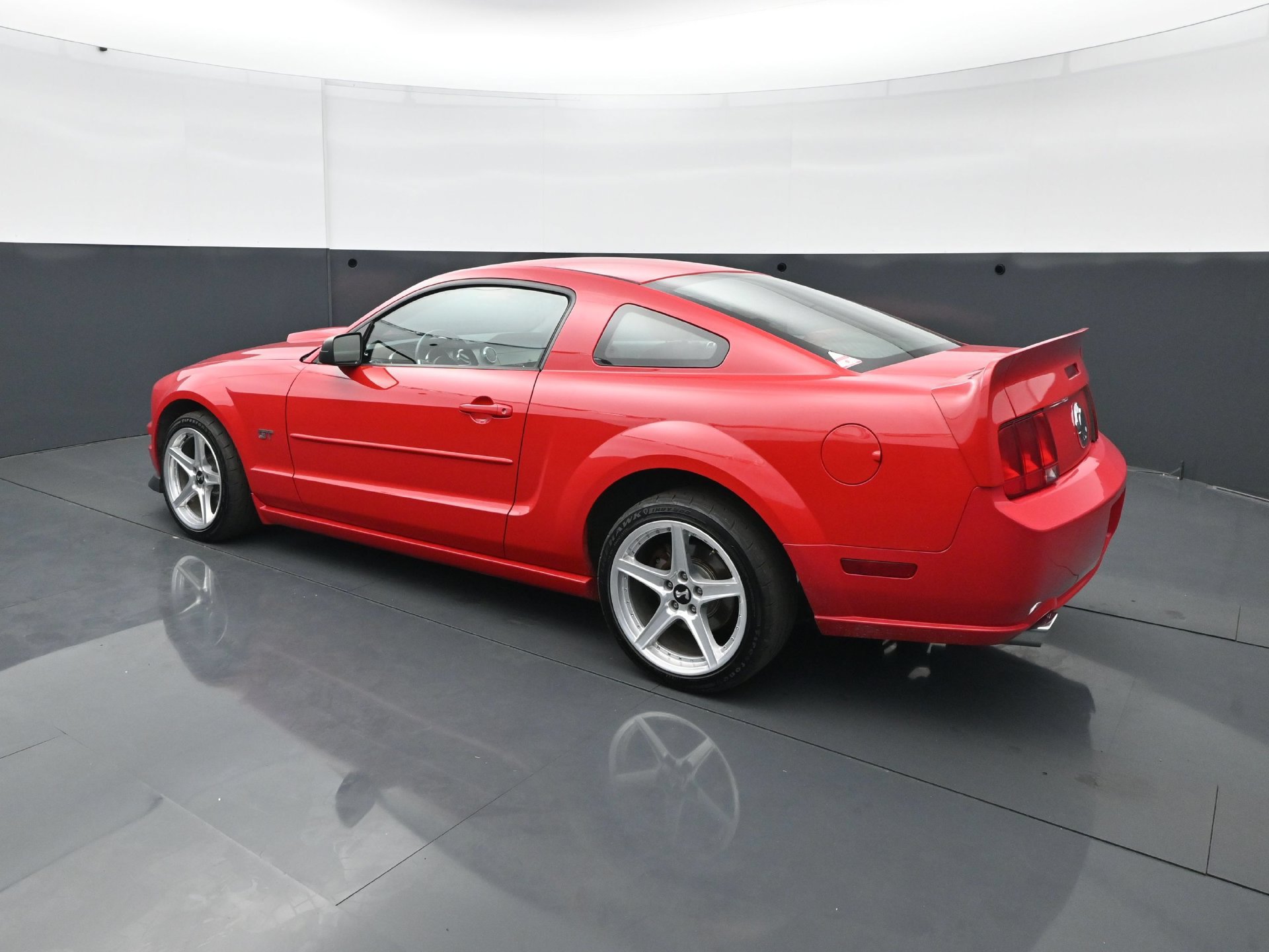 Used 2007 Ford Mustang GT Premium RWD image 4