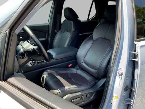 Used 2025 Honda Pilot Black Edition image 8