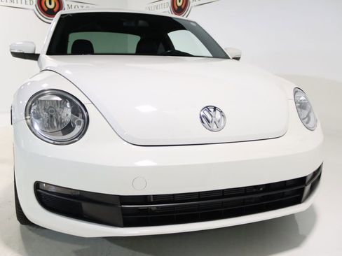Used 2012 Volkswagen Beetle 2.5 FWD image 18