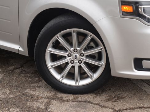 Used 2019 Ford Flex Limited image 32