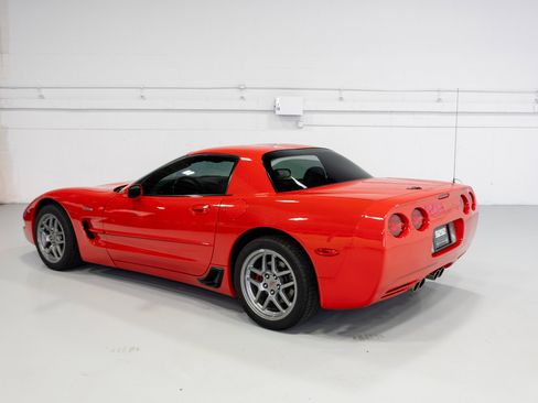 Used 2002 Chevrolet Corvette Z06 w/ Memory Pkg image 13