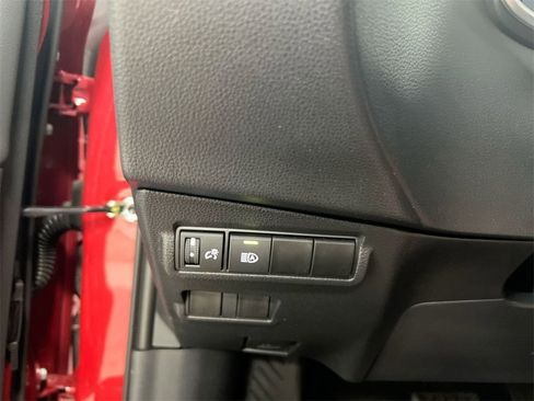 Used 2023 Toyota Corolla Cross XLE image 17