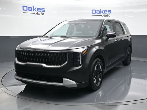 Certified 2025 Kia Carnival LXS image 4