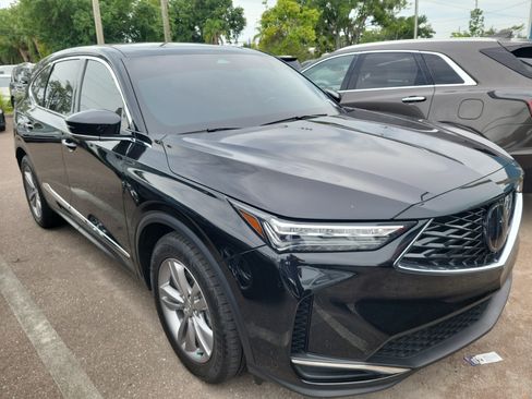 Used 2025 Acura MDX SH-AWD image 2