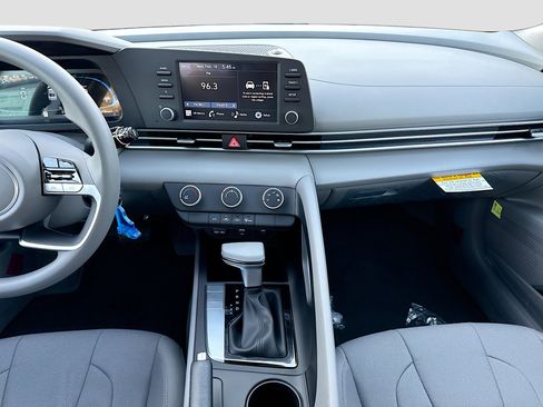 New 2026 Hyundai Elantra SE image 17
