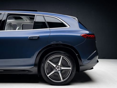 Used 2023 Mercedes-Benz EQS 450+ 4MATIC SUV w/ AMG Line Exterior Package image 20