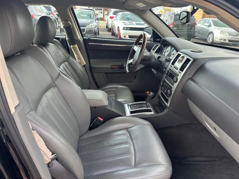 Used 2005 Chrysler 300 C image 15