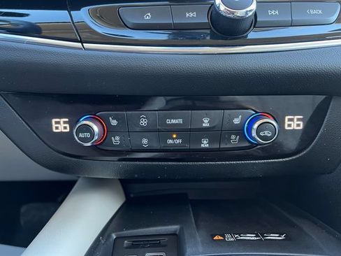 Used 2023 Buick Enclave Avenir w/ Trailering Package, 5000 lbs. FWD image 31