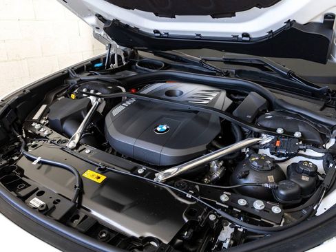 New 2026 BMW 750e xDrive image 36