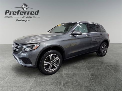 Used 2017 Mercedes-Benz GLC 300 4MATIC image 10
