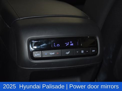 Used 2025 Hyundai Palisade SEL FWD image 23