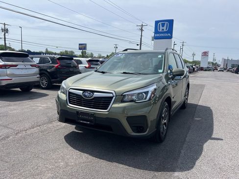 Used 2020 Subaru Forester Premium AWD/4WD image 1