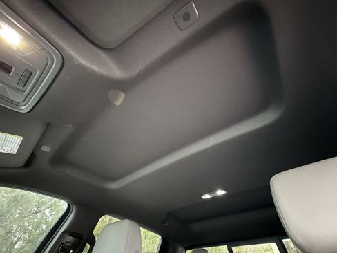 Used 2023 GMC Sierra 2500 SLT w/ SLT Premium Package image 18