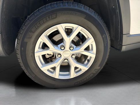 Used 2023 Jeep Grand Cherokee Limited AWD/4WD image 15