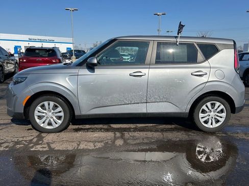 Certified 2023 Kia Soul LX image 4