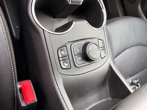 Used 2024 GMC Terrain SLT image 22