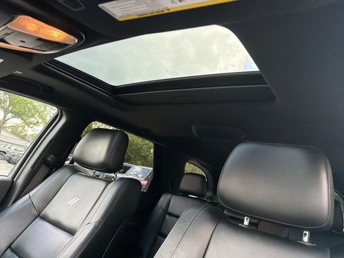 Used 2019 Dodge Durango R/T w/ Technology Group AWD/4WD image 33