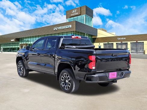 Used 2024 Chevrolet Colorado LT w/ LT Convenience Package III RWD image 8