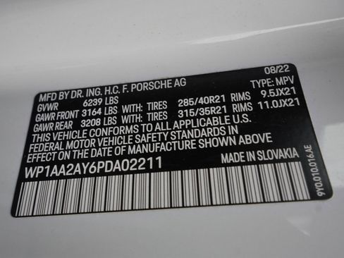 Used 2023 Porsche Cayenne Base w/ Premium Package image 16