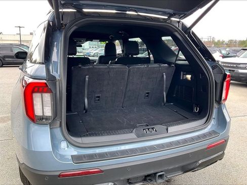 Used 2025 Ford Explorer ST-Line image 35
