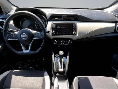 Used 2022 Nissan Versa SV FWD image 7