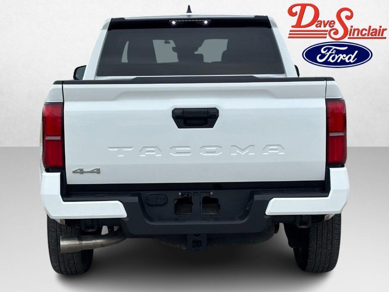 Used 2025 Toyota Tacoma SR5 AWD/4WD image 8