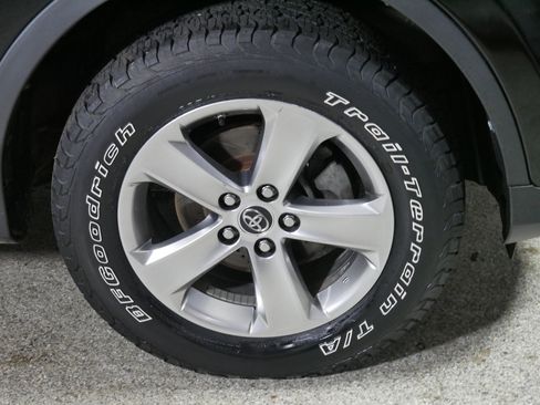 Used 2015 Toyota RAV4 XLE AWD/4WD image 15