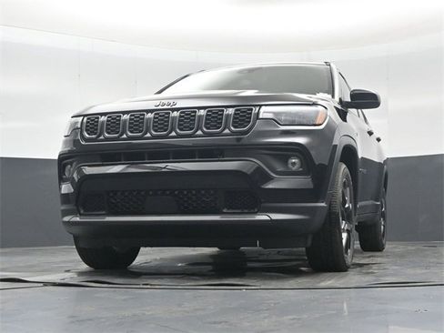 New 2026 Jeep Compass Latitude image 44