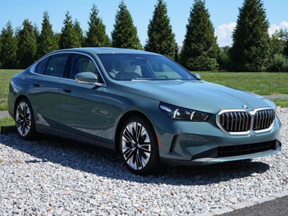New 2026 BMW 530i xDrive w/ Premium Package