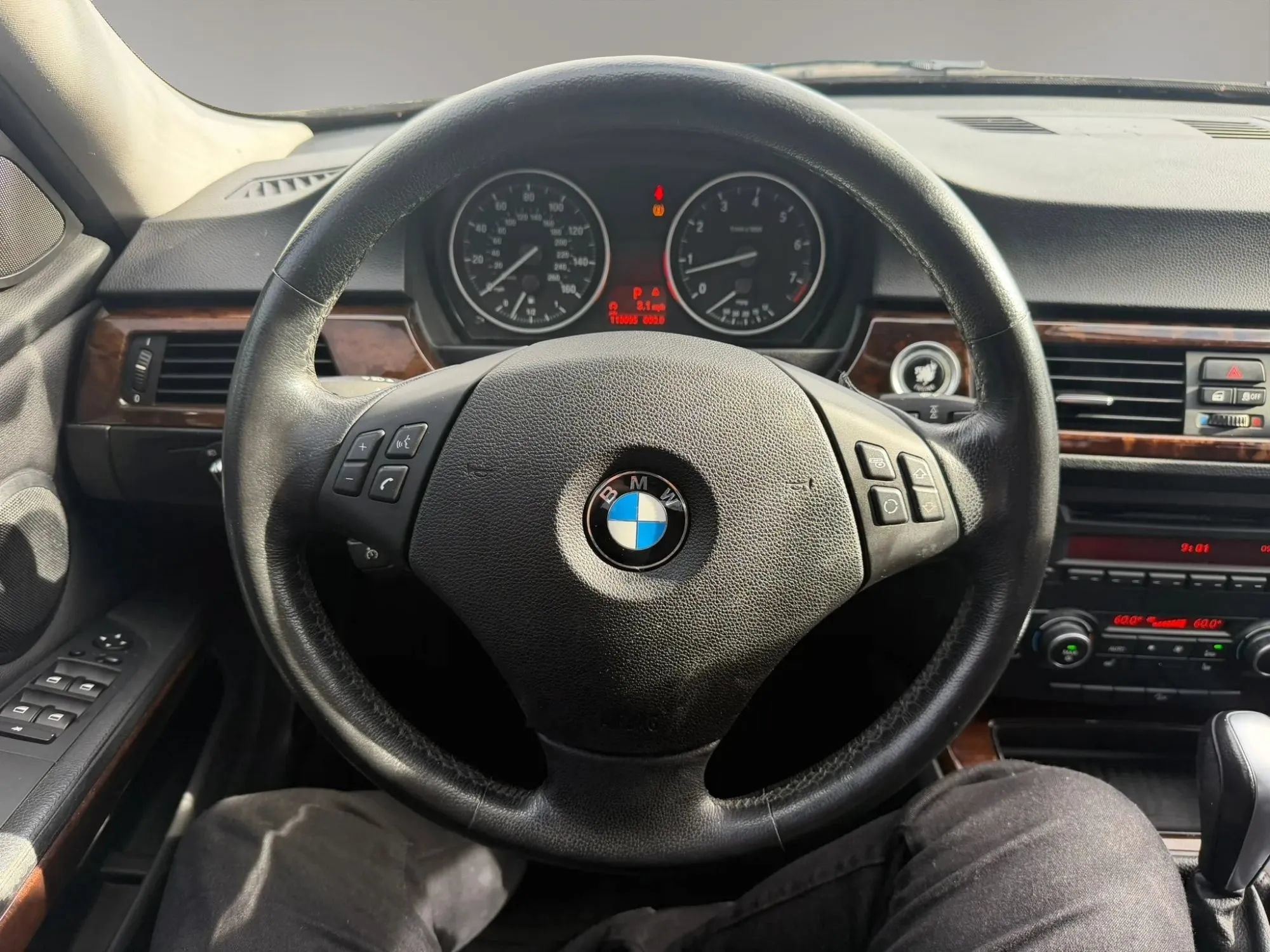 Used 2011 BMW 328i xDrive Sedan AWD/4WD image 12
