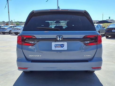 Used 2023 Honda Odyssey Sport image 6