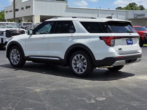 New 2026 Ford Explorer Platinum RWD image 4