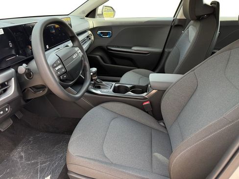 New 2025 Kia K4 LXS FWD image 9