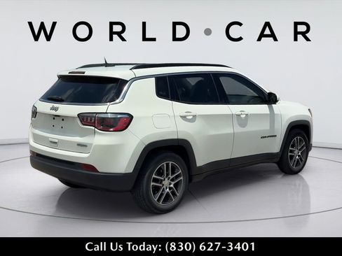 Used 2019 Jeep Compass Latitude FWD image 7