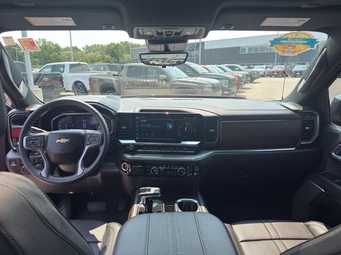 Certified 2024 Chevrolet Silverado 1500 High Country w/ Technology Package AWD/4WD image 29