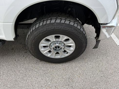 Used 2022 Ford F250 XLT w/ FX4 Off-Road Package image 14