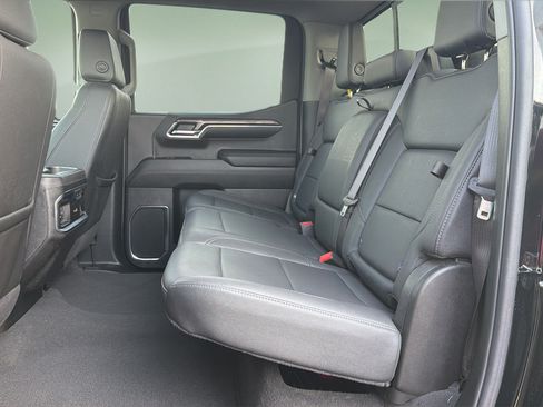 Used 2024 Chevrolet Silverado 1500 LTZ AWD/4WD image 17