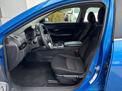 Used 2025 Nissan Sentra SV FWD image 25