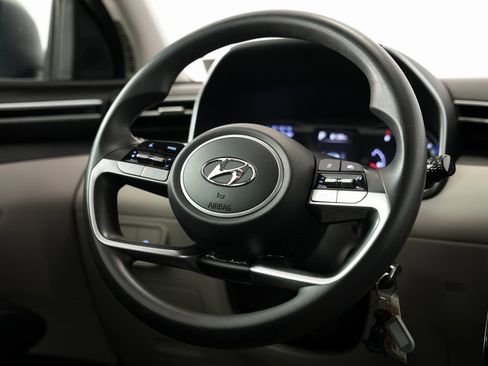 Used 2022 Hyundai Tucson SE image 11