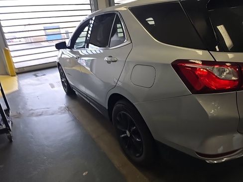 Used 2018 Chevrolet Equinox LT FWD image 5