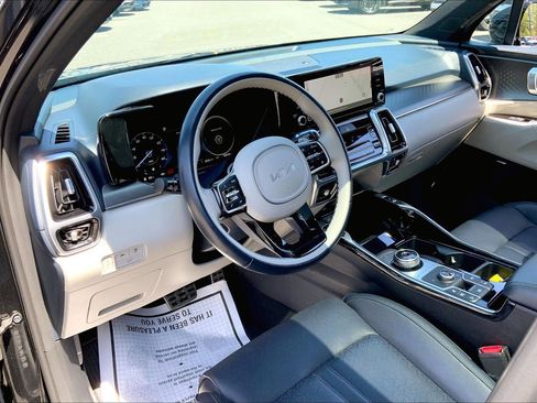 Used 2023 Kia Sorento SX Prestige w/ Panoramic Sunroof Package image 15