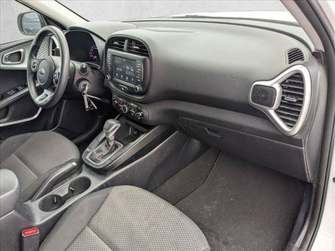 Used 2020 Kia Soul LX FWD image 18