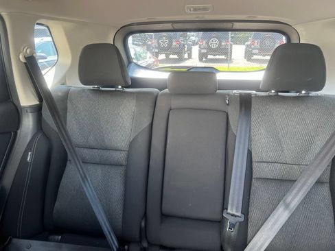 Used 2025 Nissan Rogue SV FWD image 17
