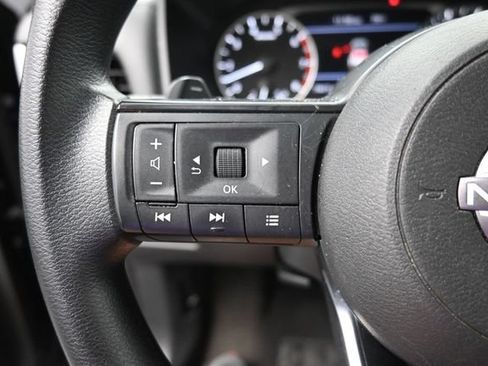 Used 2024 Nissan Rogue S AWD/4WD image 26